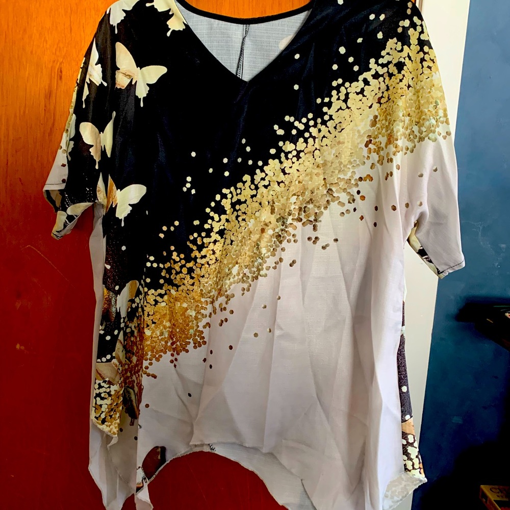 Emery Rose Black/White/Good Butterfly Diagonal Design Blouse